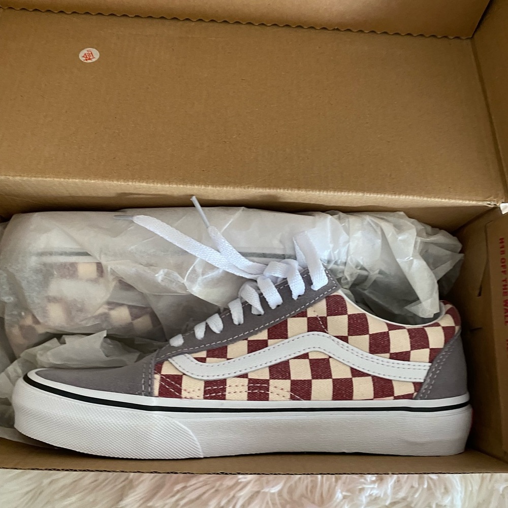 Vans Old Skool Low Top Sneakers